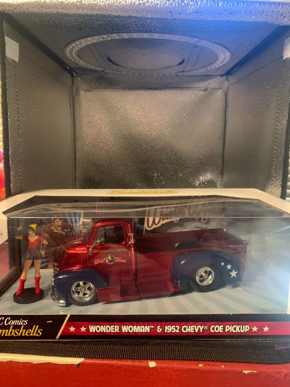 1:24 Jada DC Comics Bombshells Wonder Woman & 1952 Chevy Coe Pickup NEW